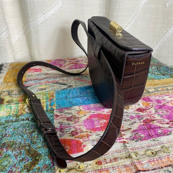 CUYANA Crescent Belt Bag - Picture 9 of 13